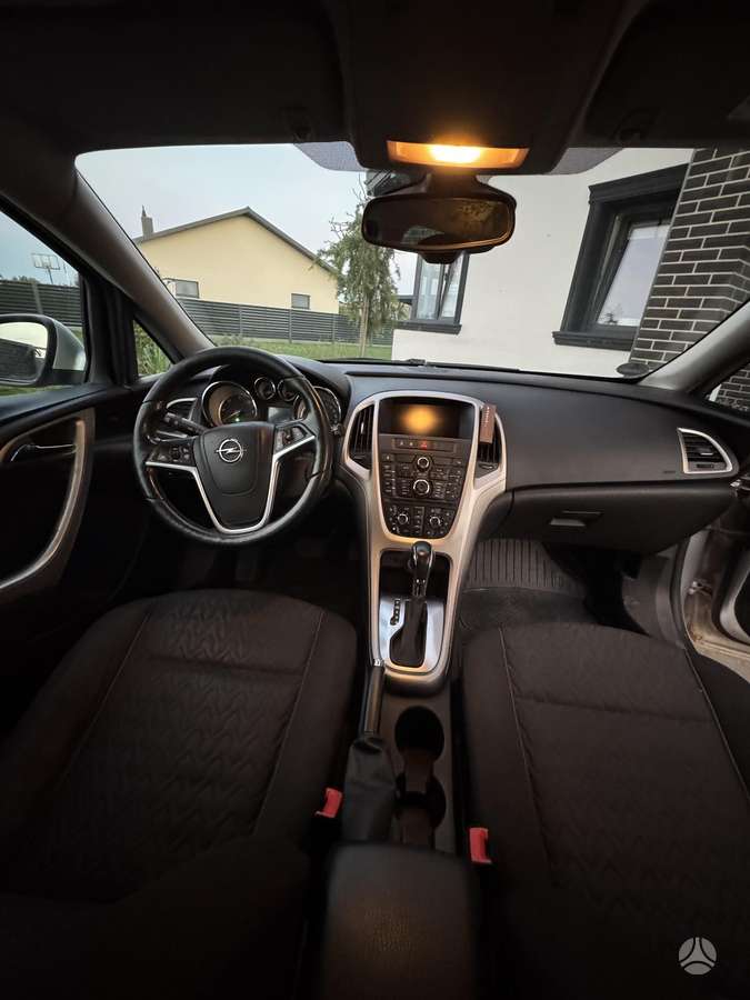 Opel Astra, 2.0 l., universalas