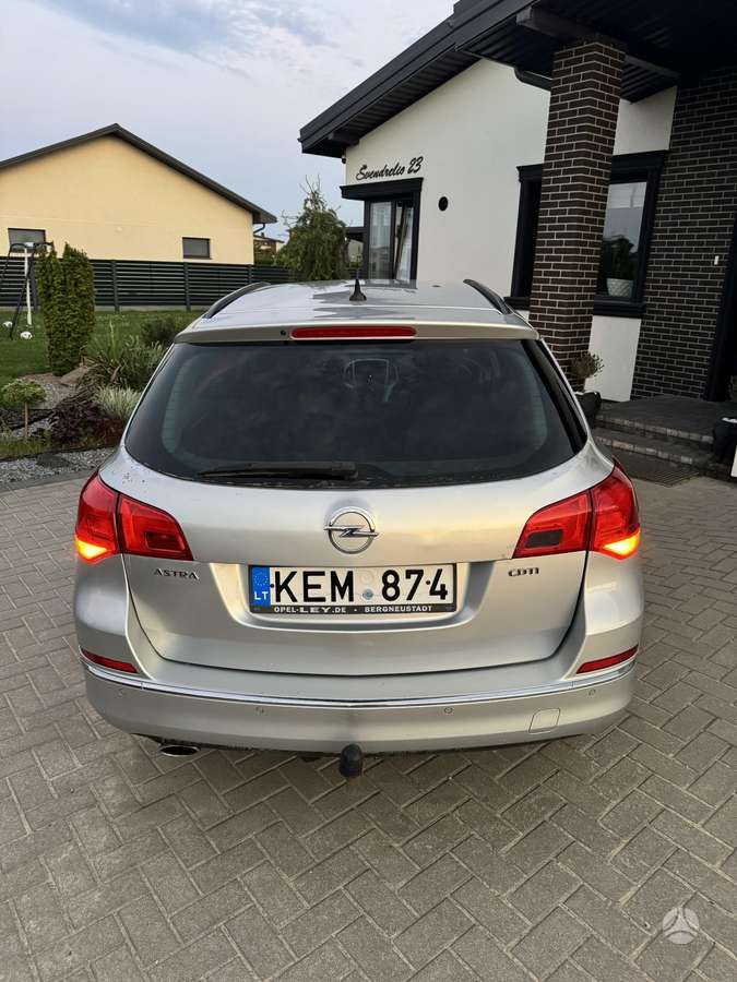 Opel Astra, 2.0 l., universalas