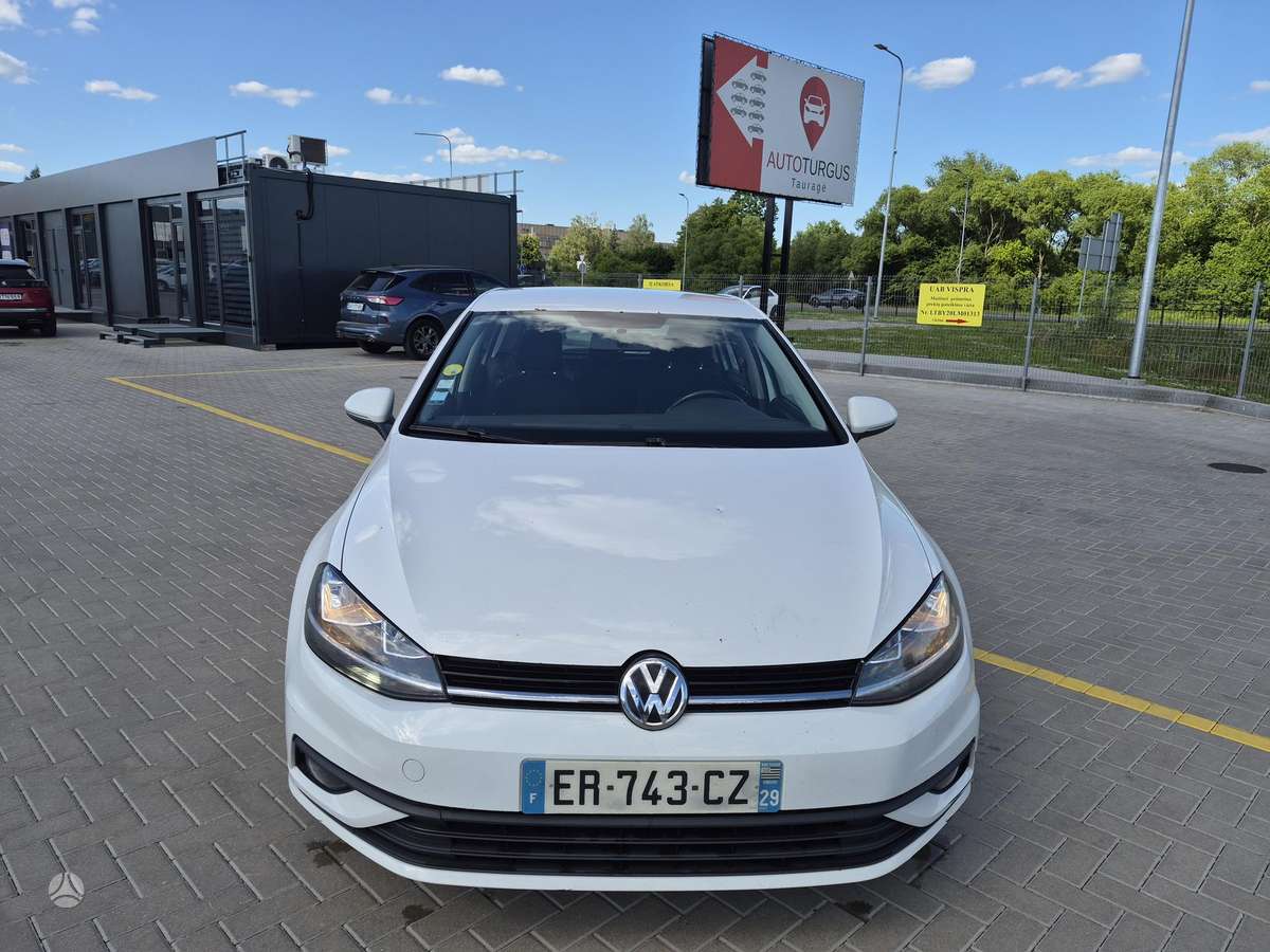 Volkswagen Golf - 2