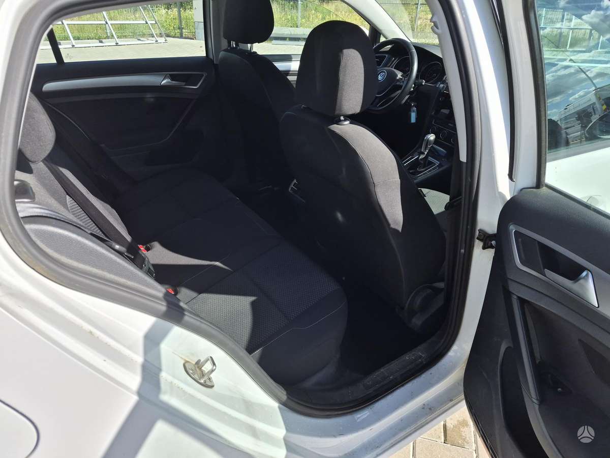 Volkswagen Golf - 9