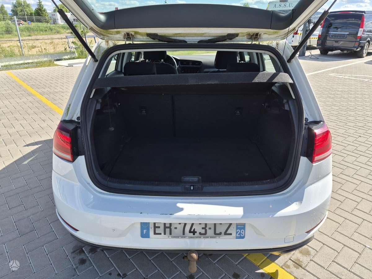 Volkswagen Golf - 11