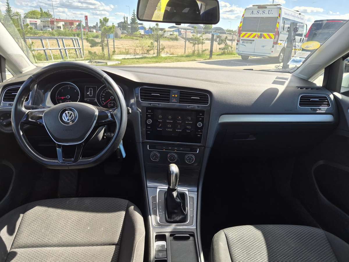 Volkswagen Golf - 12
