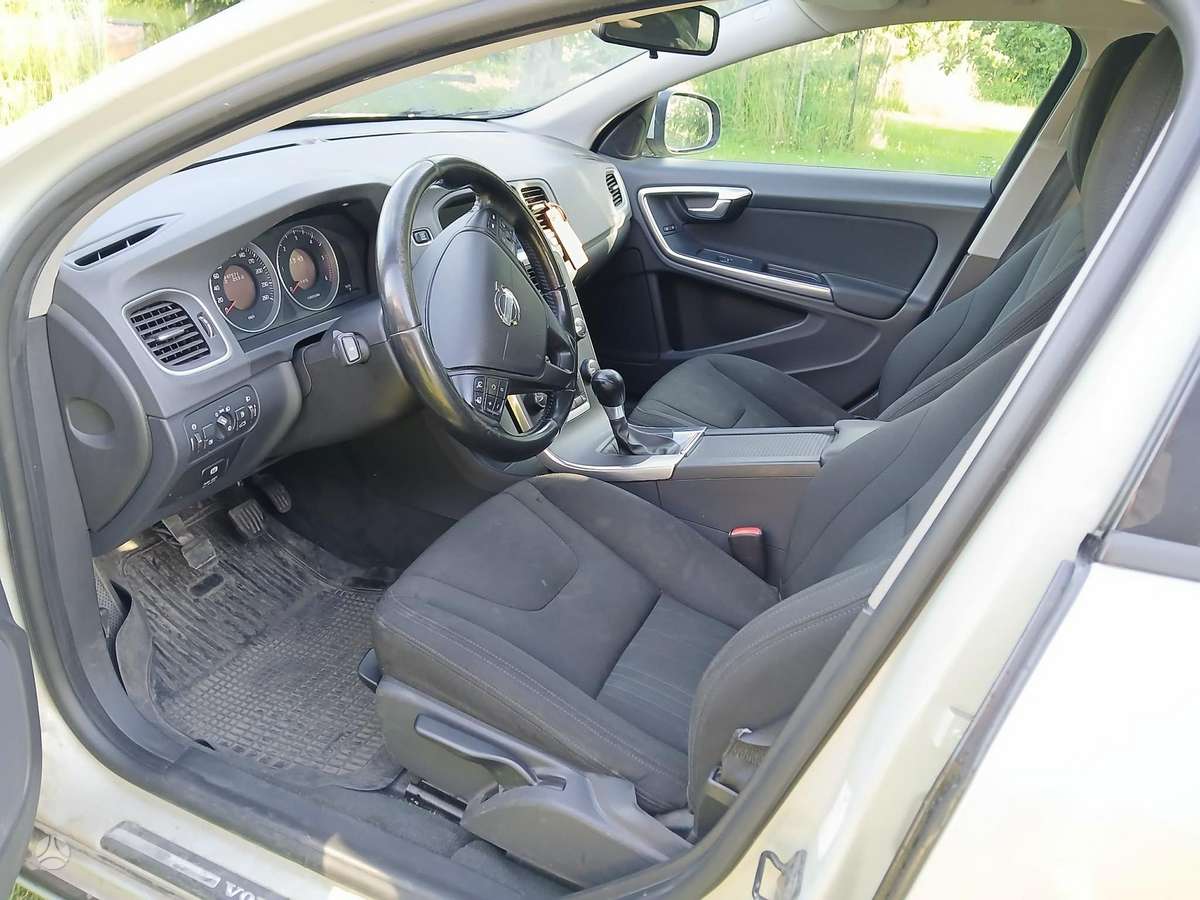 Volvo V60, 2.0 l., hatchback