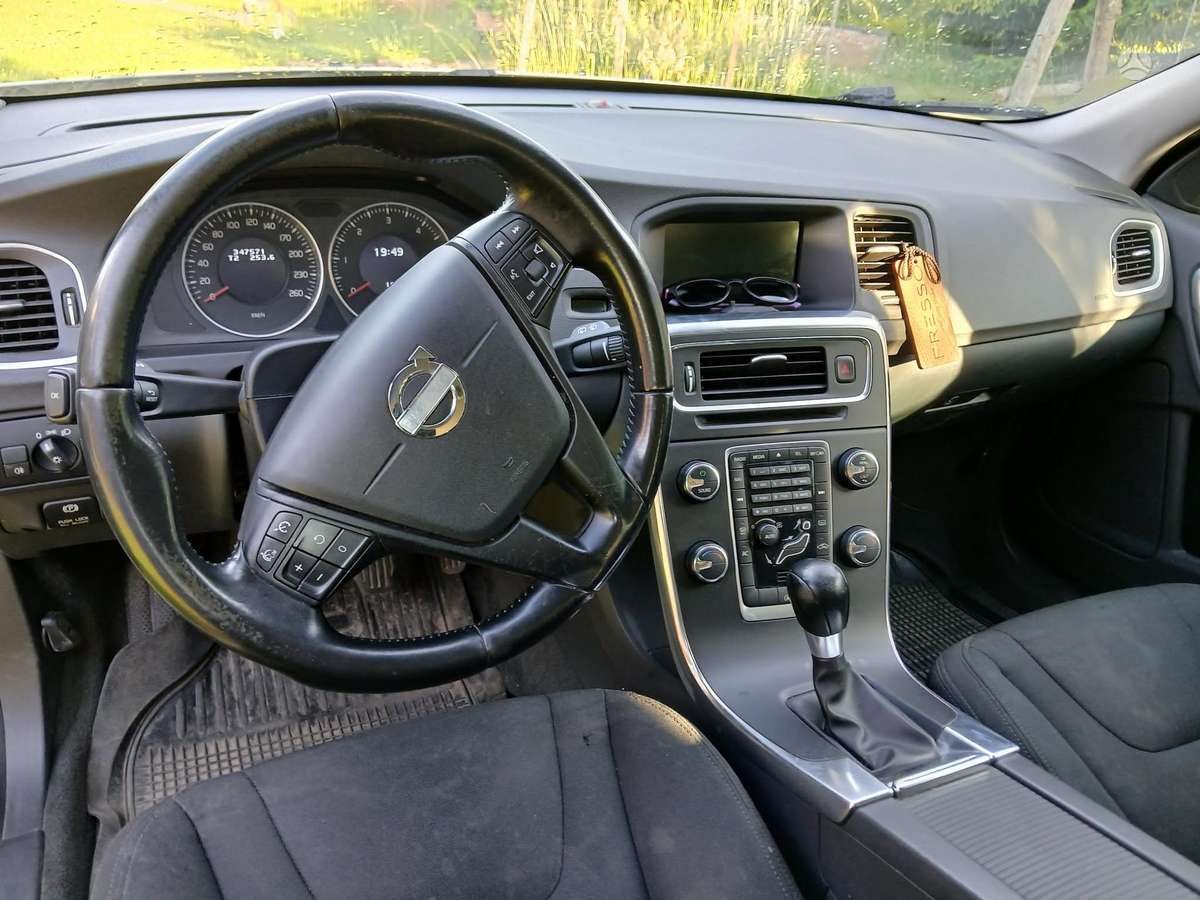 Volvo V60, 2.0 l., Хэтчбек