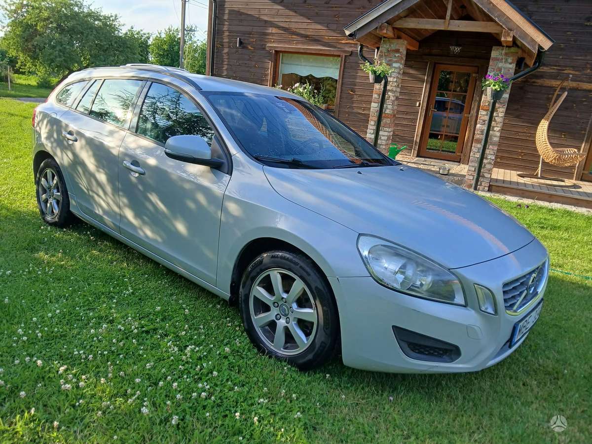 Volvo V60, 2.0 l., Хэтчбек