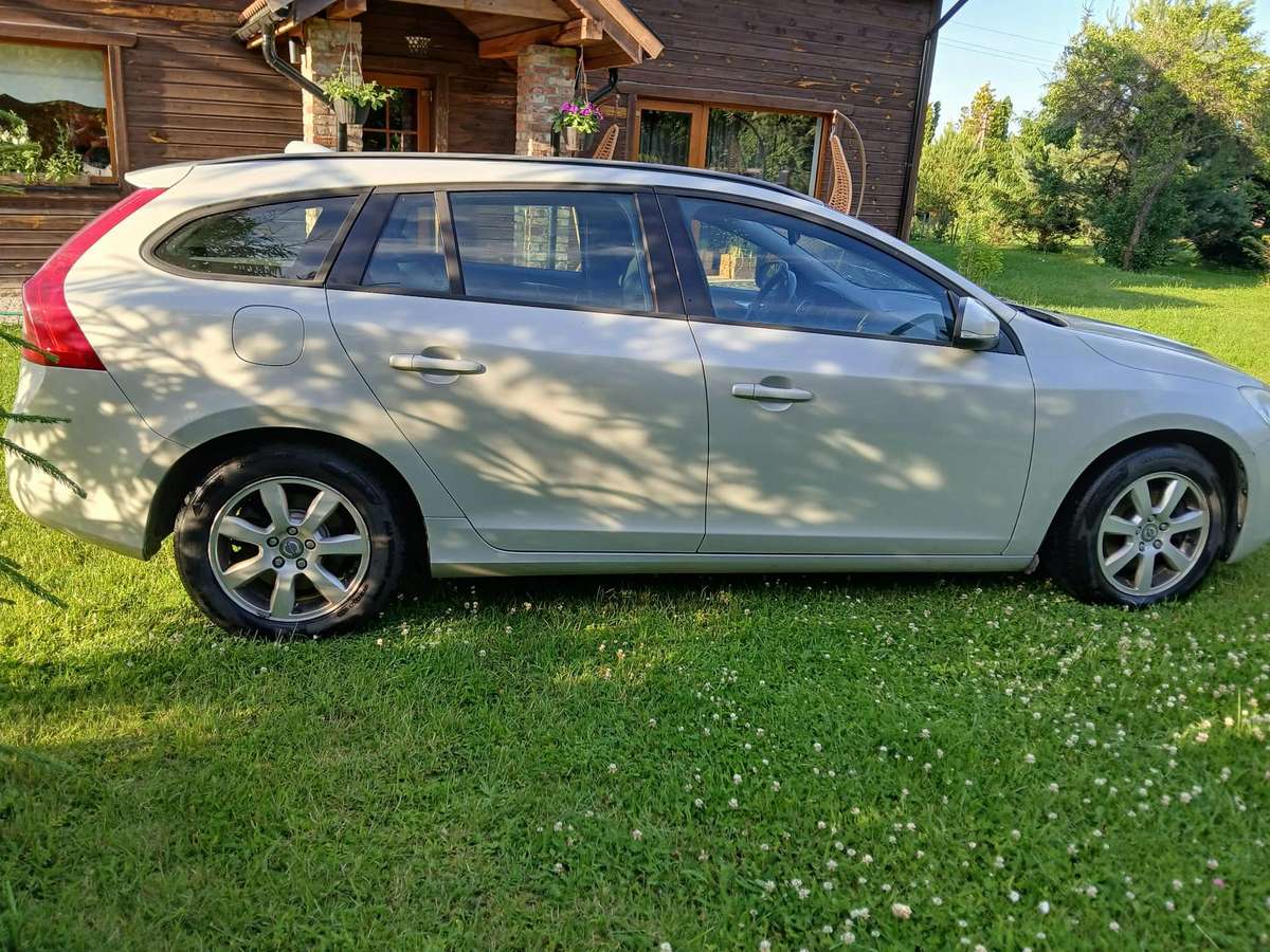 Volvo V60, 2.0 l., Хэтчбек