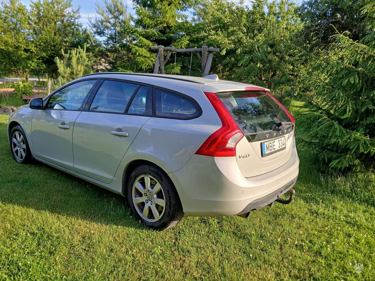 Volvo V60, 2.0 l., Хэтчбек