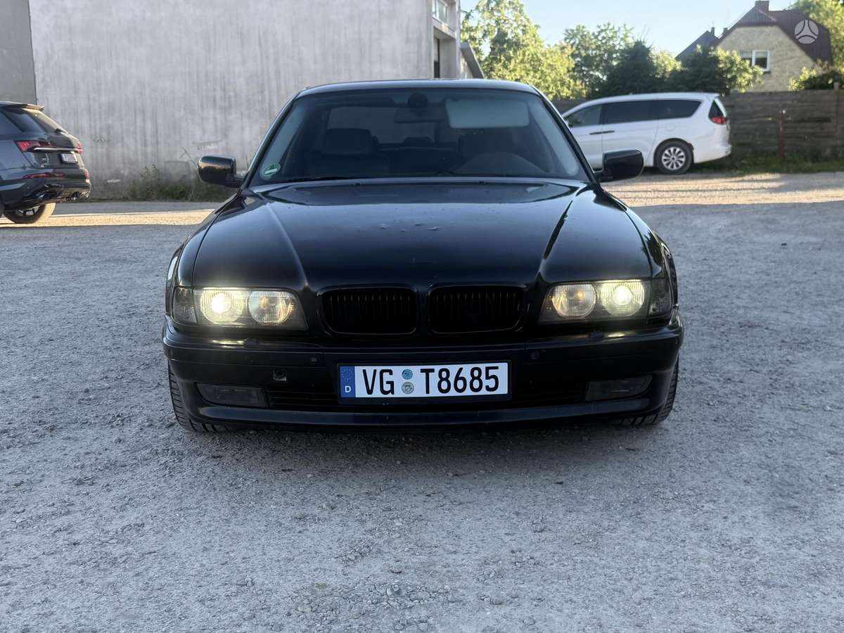 BMW 735, 3.5 l., Седан