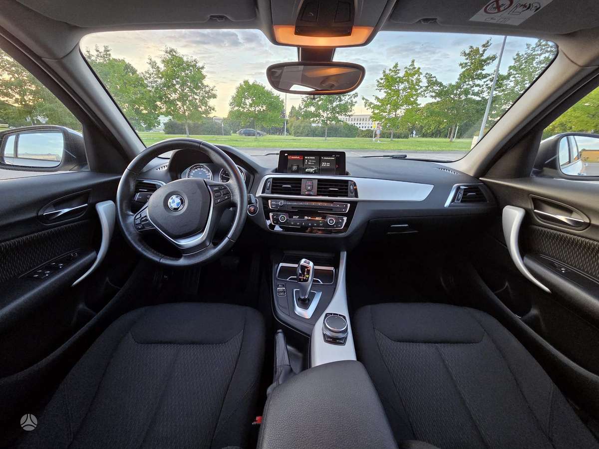 BMW 118, 1.5 l., Хэтчбек