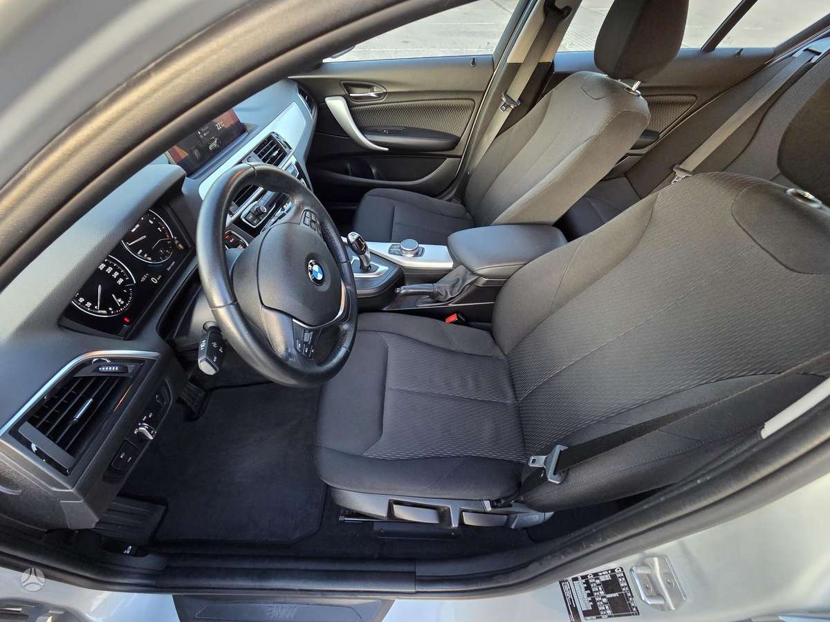 BMW 118, 1.5 l., Хэтчбек