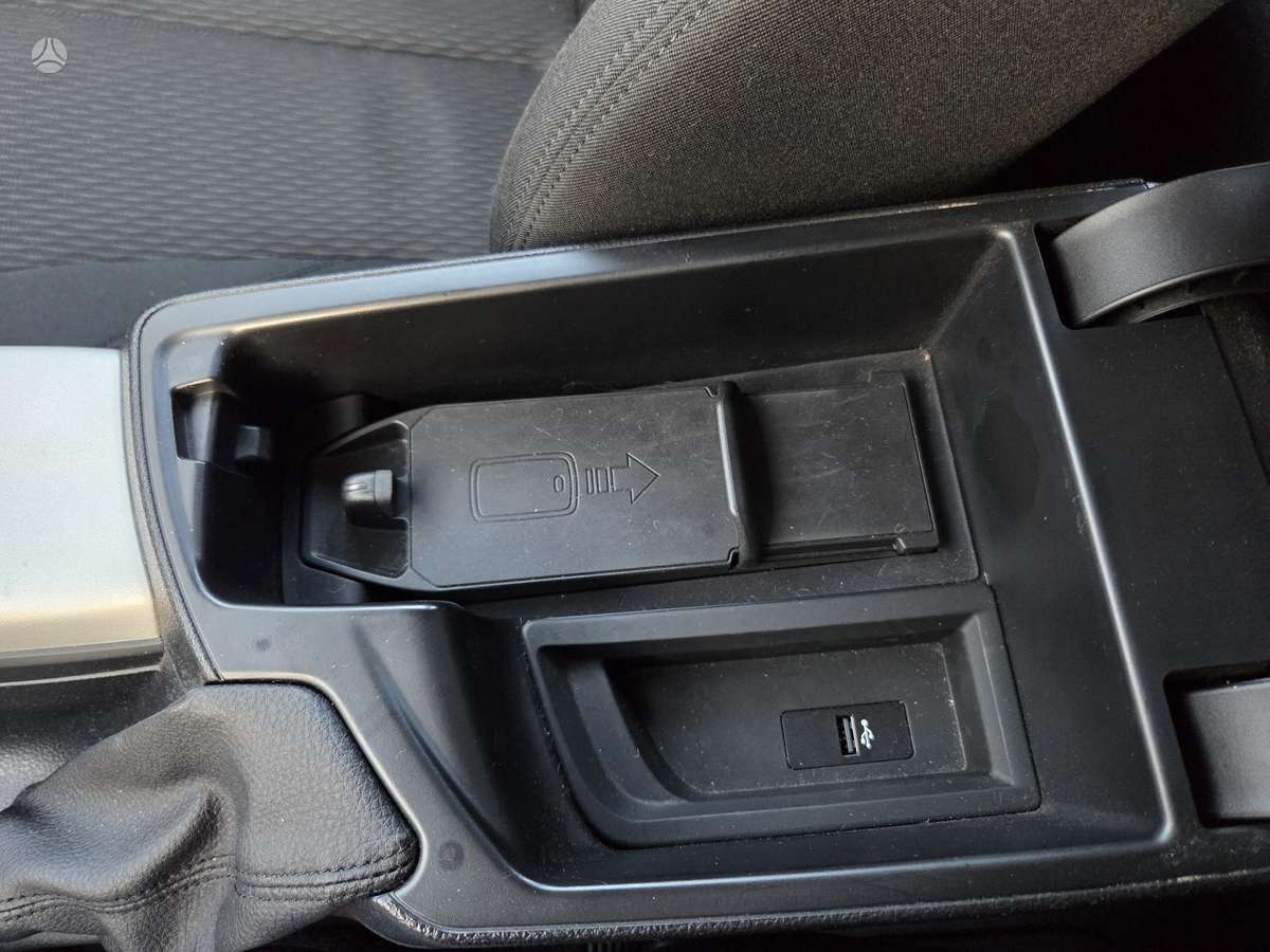 BMW 118, 1.5 l., hatchback