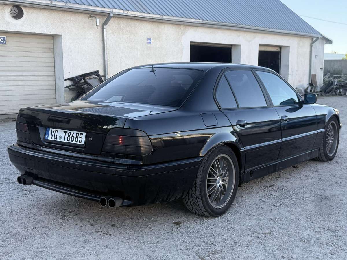 BMW 735, 3.5 l., Седан