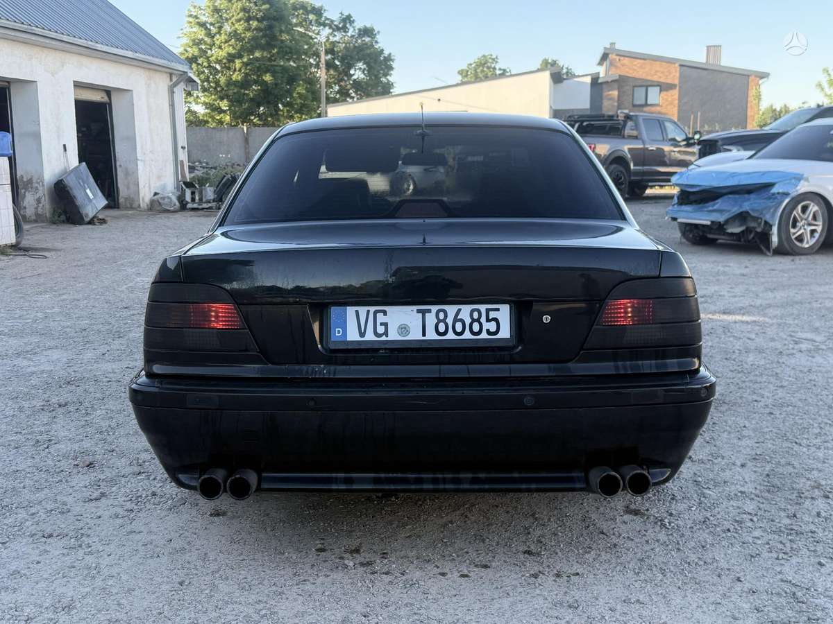 BMW 735, 3.5 l., Седан