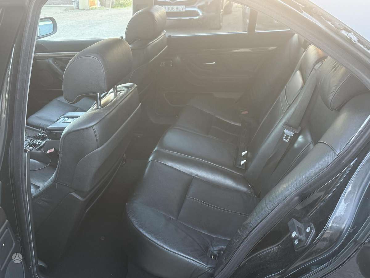 BMW 735, 3.5 l., Седан