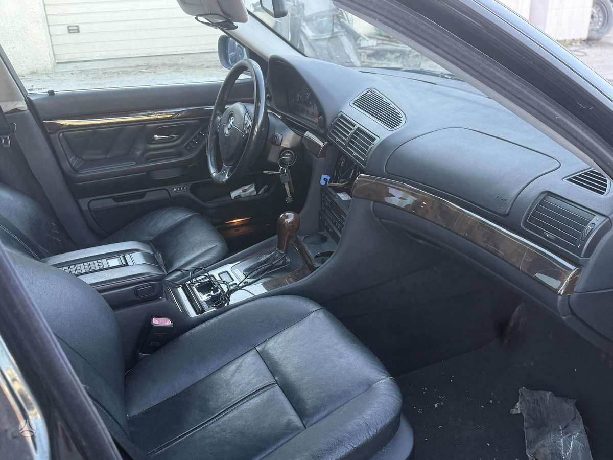 BMW 735, 3.5 l., Седан