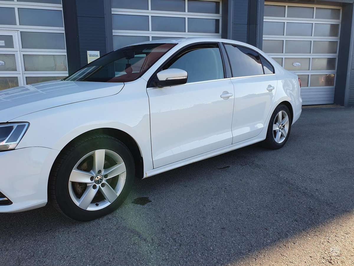 Volkswagen Jetta - 7
