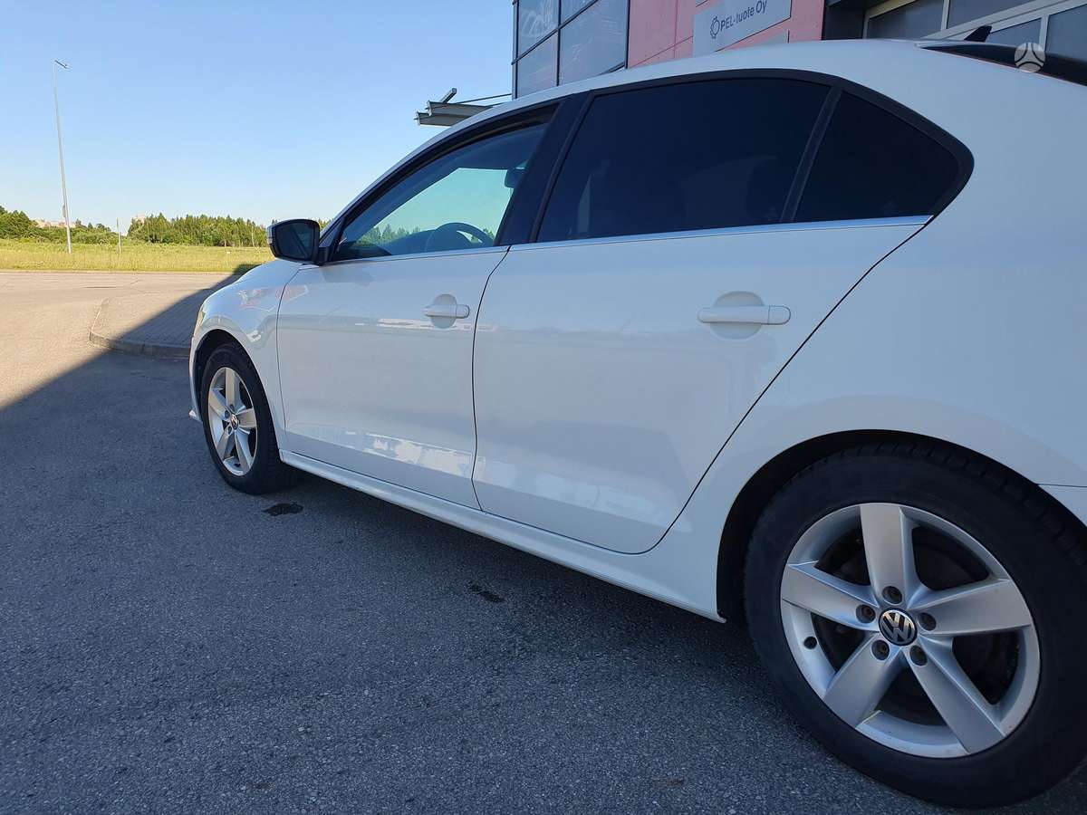 Volkswagen Jetta - 10