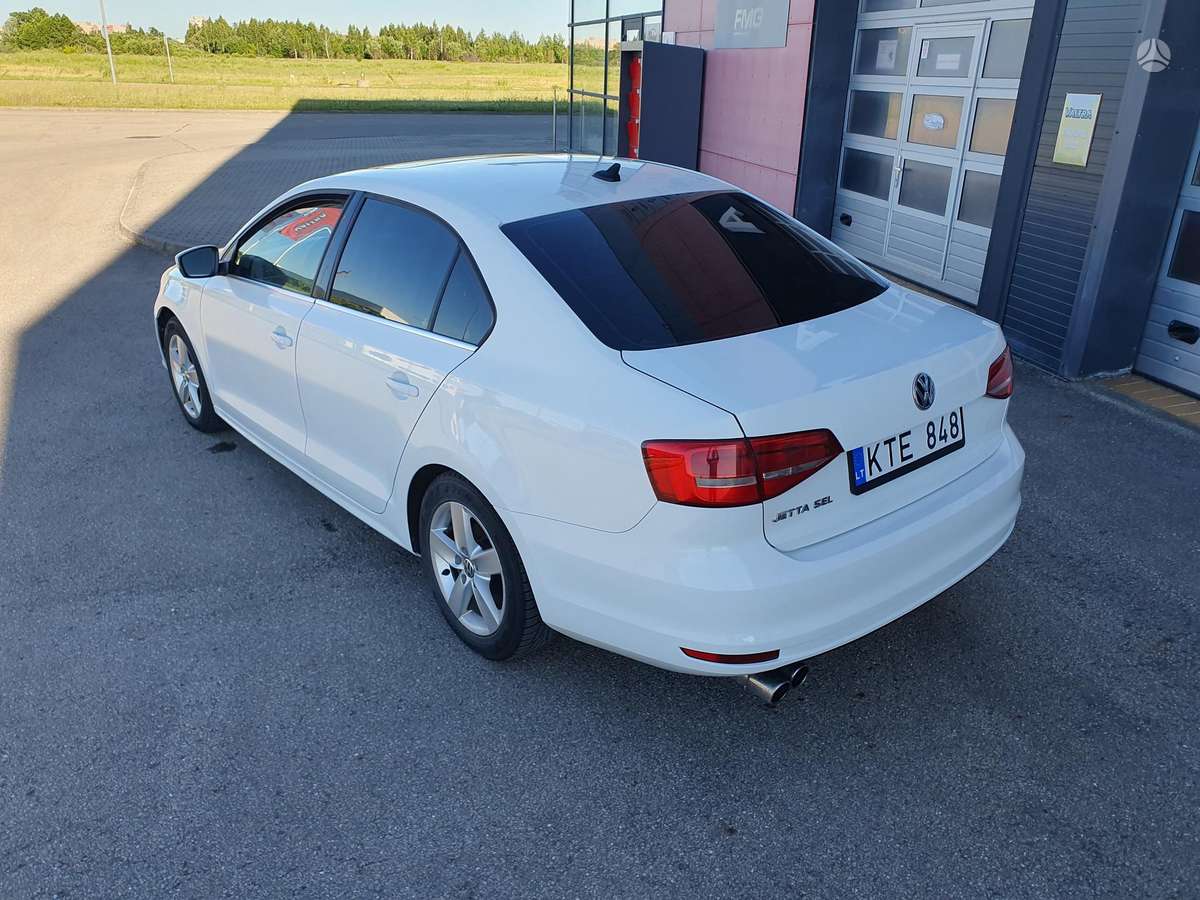 Volkswagen Jetta - 8