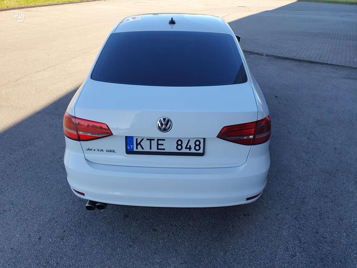 Volkswagen Jetta - 11