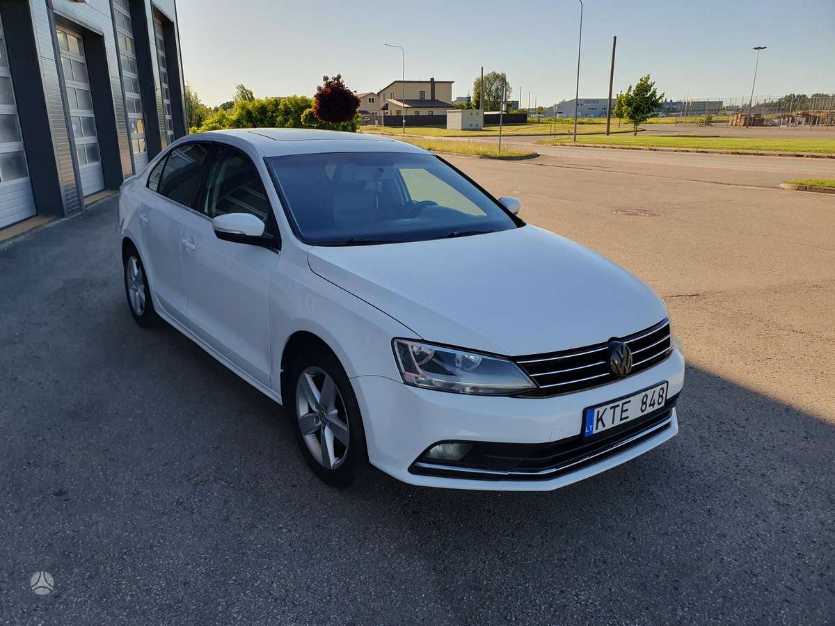 Volkswagen Jetta - 2
