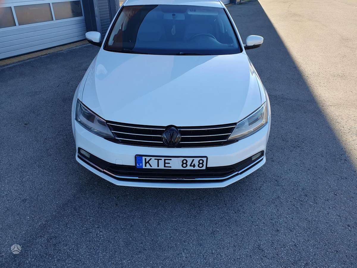 Volkswagen Jetta - 4
