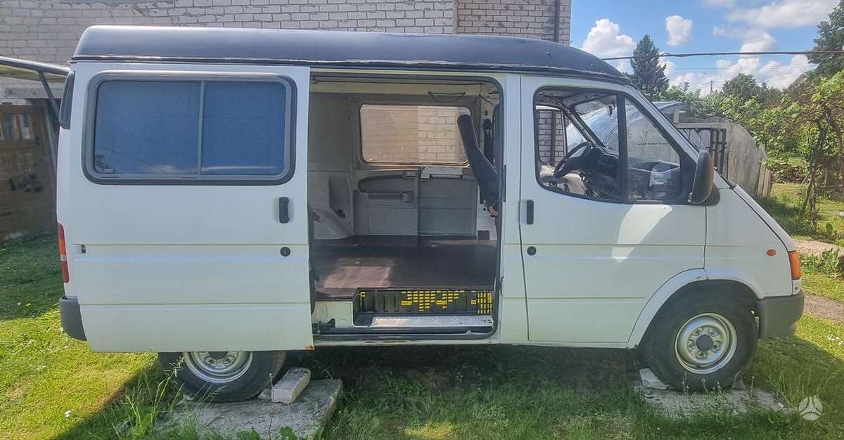 Ford Transit 100s, туристическиe автомобили