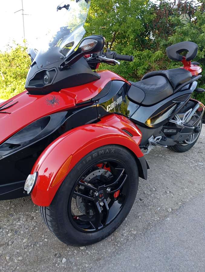 Can-Am Spyder 998cc, трициклы