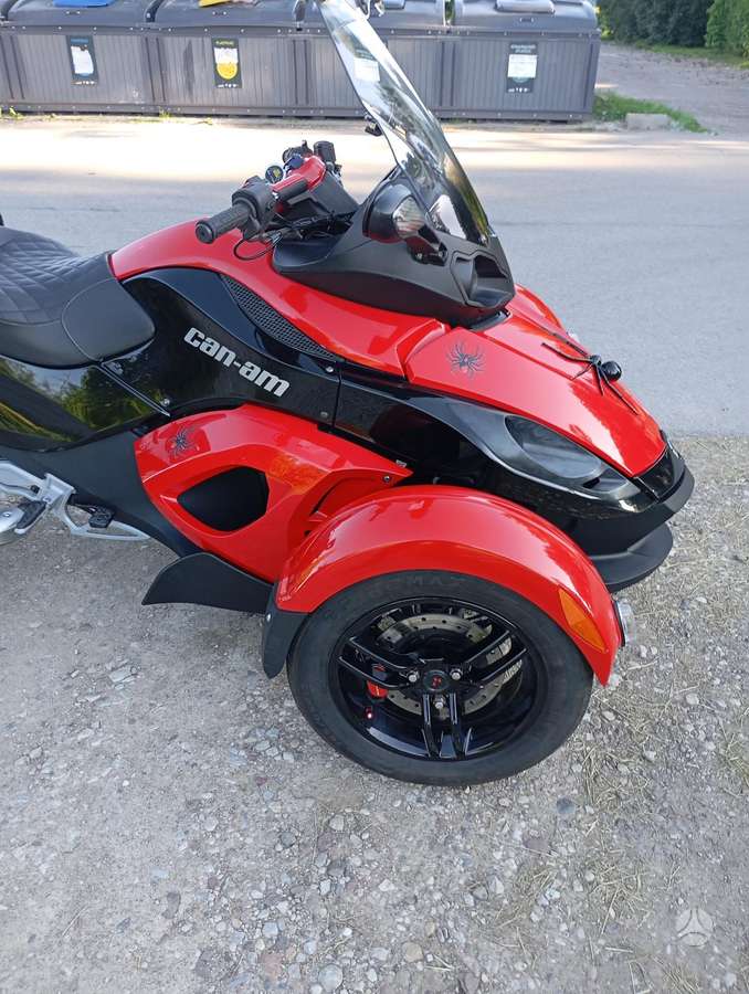 Can-Am Spyder 998cc, трициклы