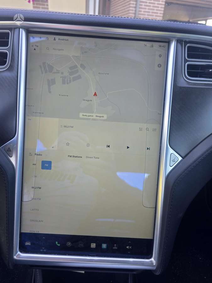 Tesla Model S, 85 kWh, hatchback