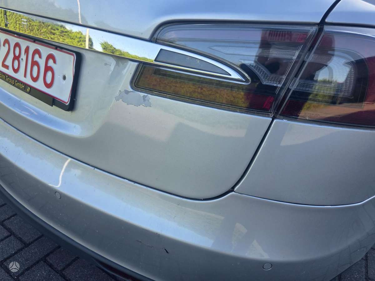 Tesla Model S, 85 kWh, hatchback
