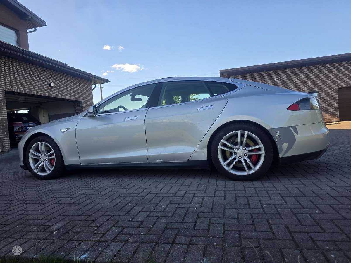 Tesla Model S, 85 kWh, hatchback