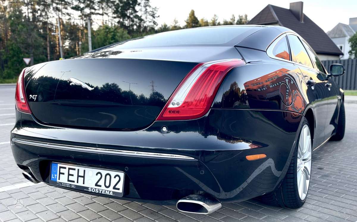 Jaguar XJ, 3.0 l., Седан