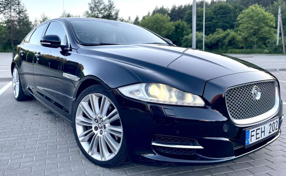 Jaguar XJ, 3.0 l., Седан