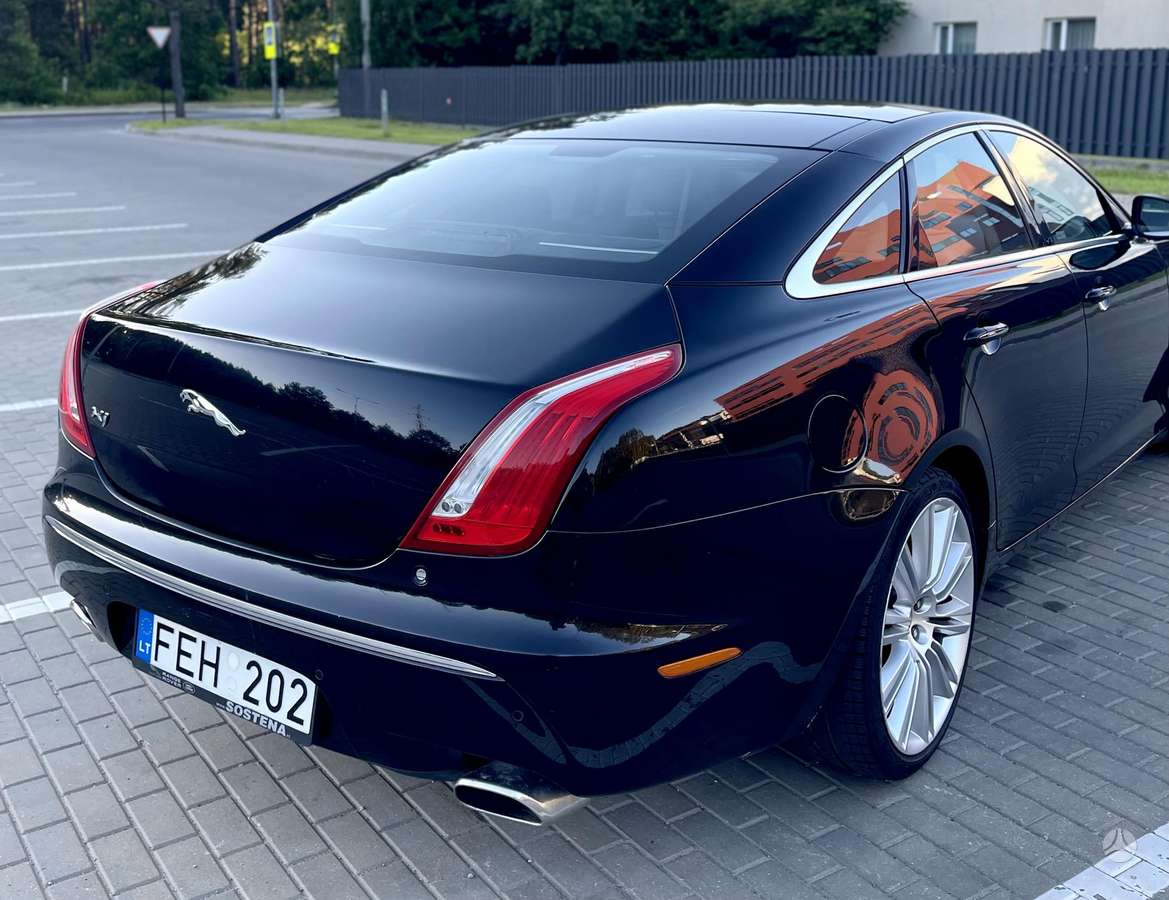 Jaguar XJ, 3.0 l., Седан