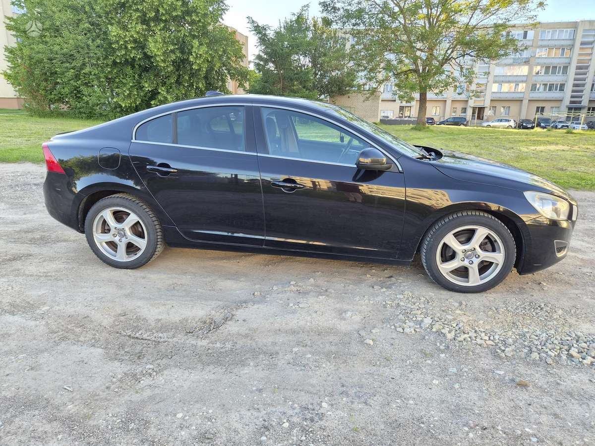 Volvo S60, 2.0 l., Седан
