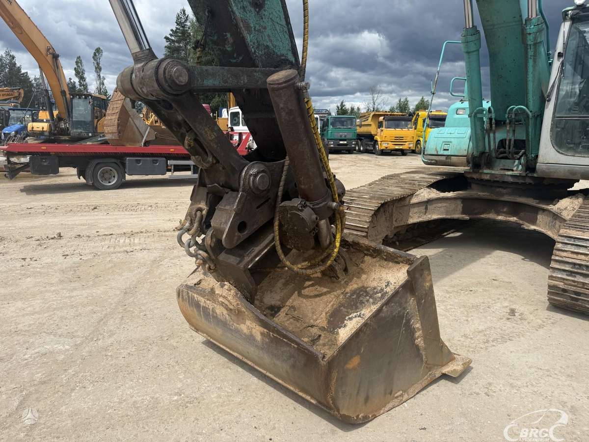 Kobelco SK230LC, экскаваторы