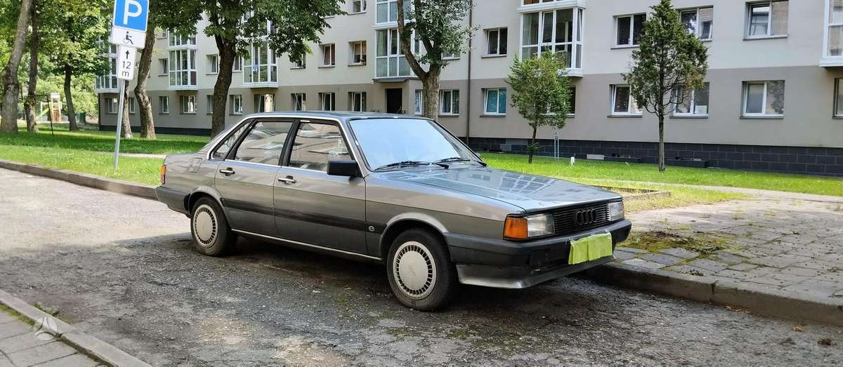 Audi 80, 1.6 l., Седан