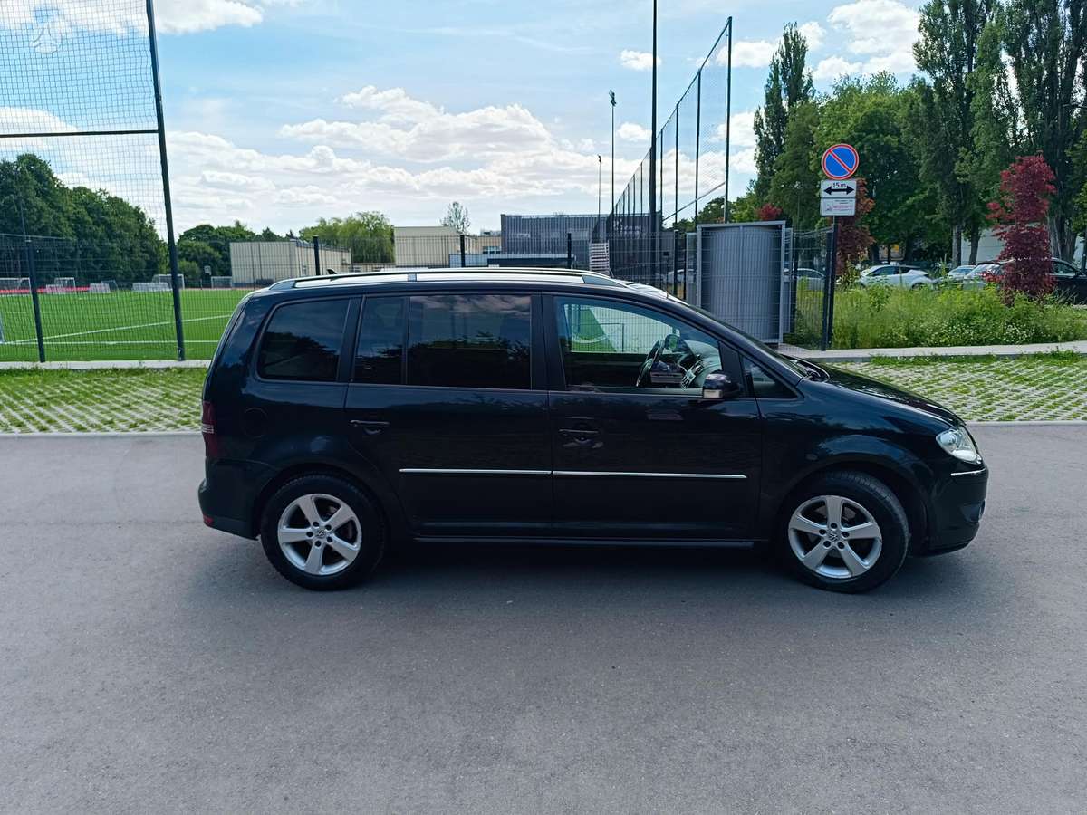 Volkswagen Touran - 3