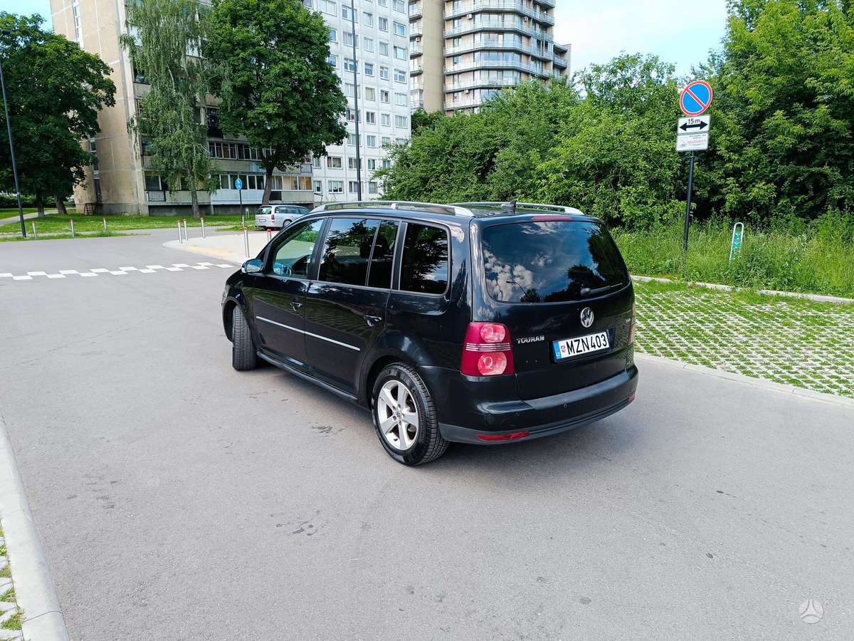 Volkswagen Touran - 5