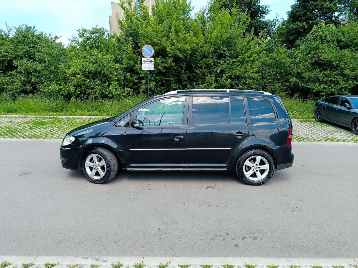 Volkswagen Touran - 6