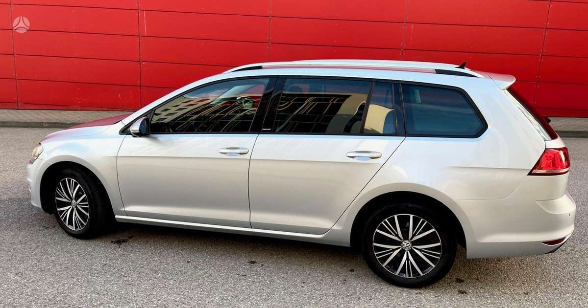 Volkswagen Golf - 6