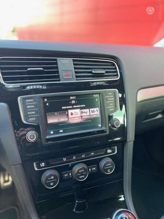 Volkswagen Golf - 9