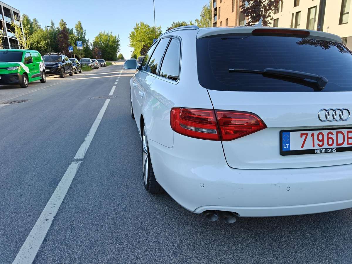 Audi A4, 2.0 l., Универсал