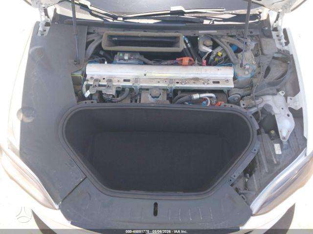 Tesla Model S, sedanas