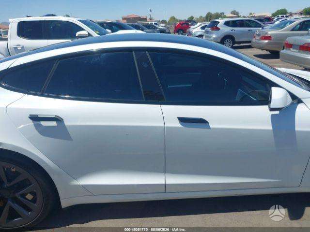 Tesla Model S, sedanas