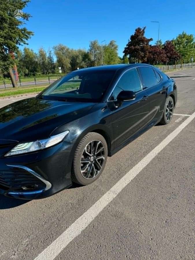 Toyota Camry - 1
