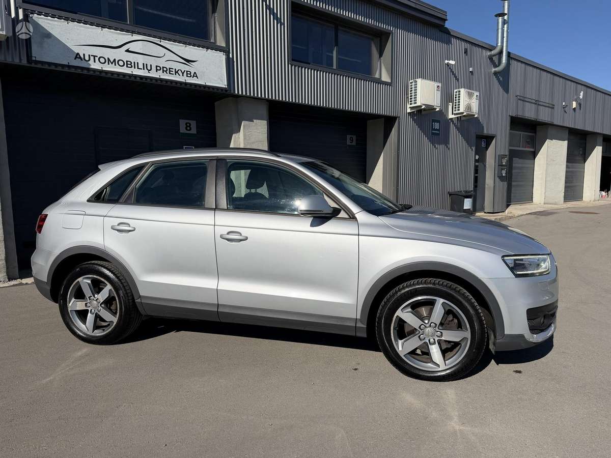 Audi Q3, 2.0 l., off-road / crossover