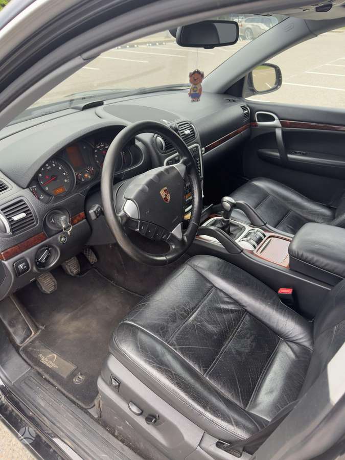 Porsche Cayenne - 6