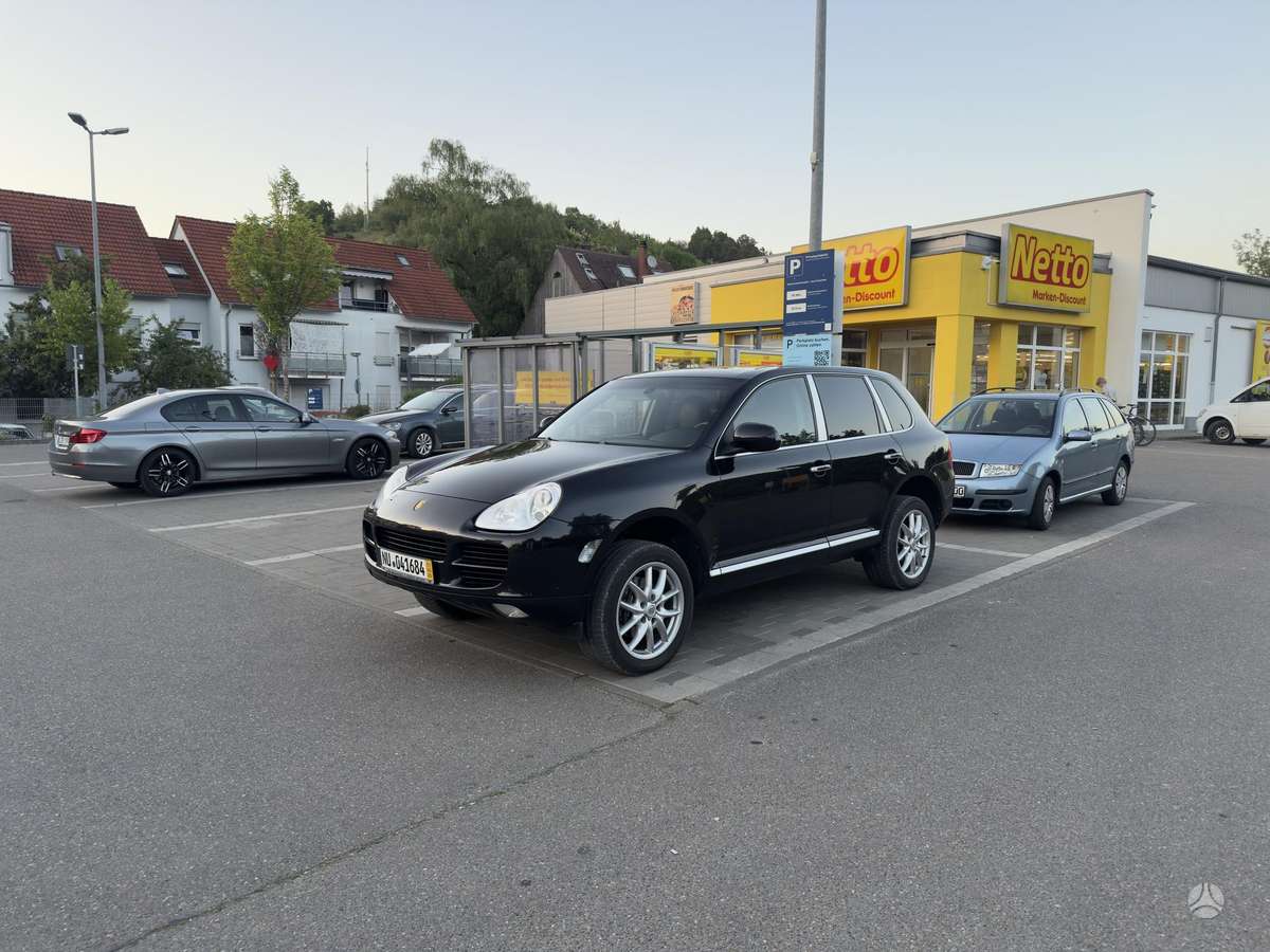 Porsche Cayenne - 1