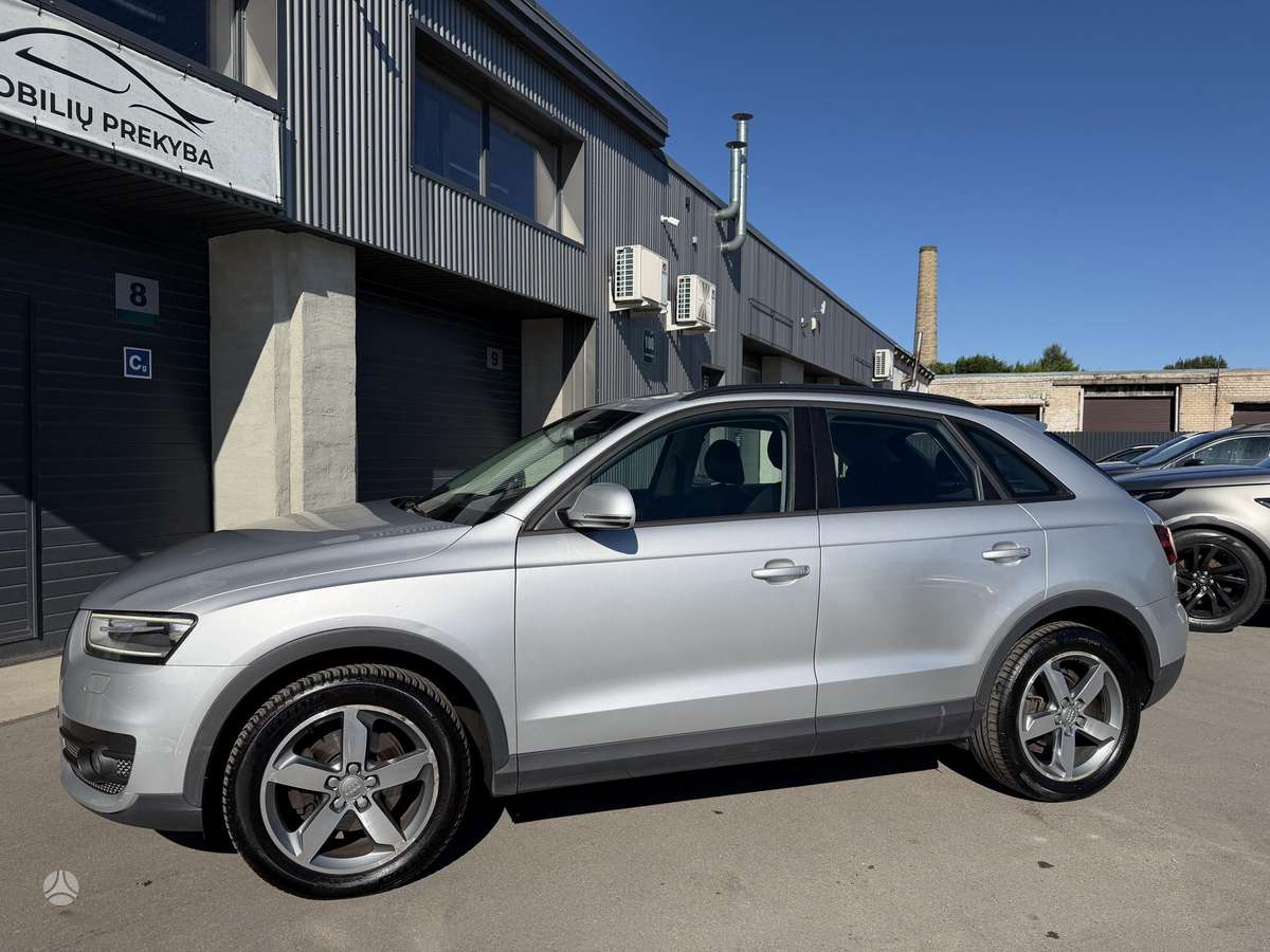 Audi Q3, 2.0 l., off-road / crossover